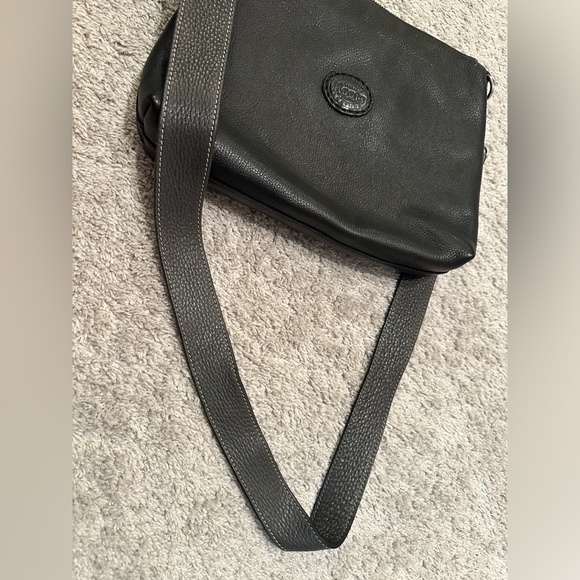 Roots - Black Leather Crossbody Side Bag Purse - Picture 5 of 15